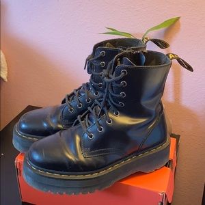Dr Marten platform boot